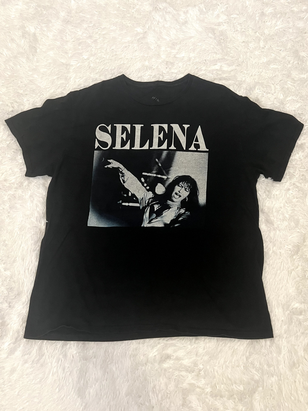 Selena Graphic T Shirt Size XL